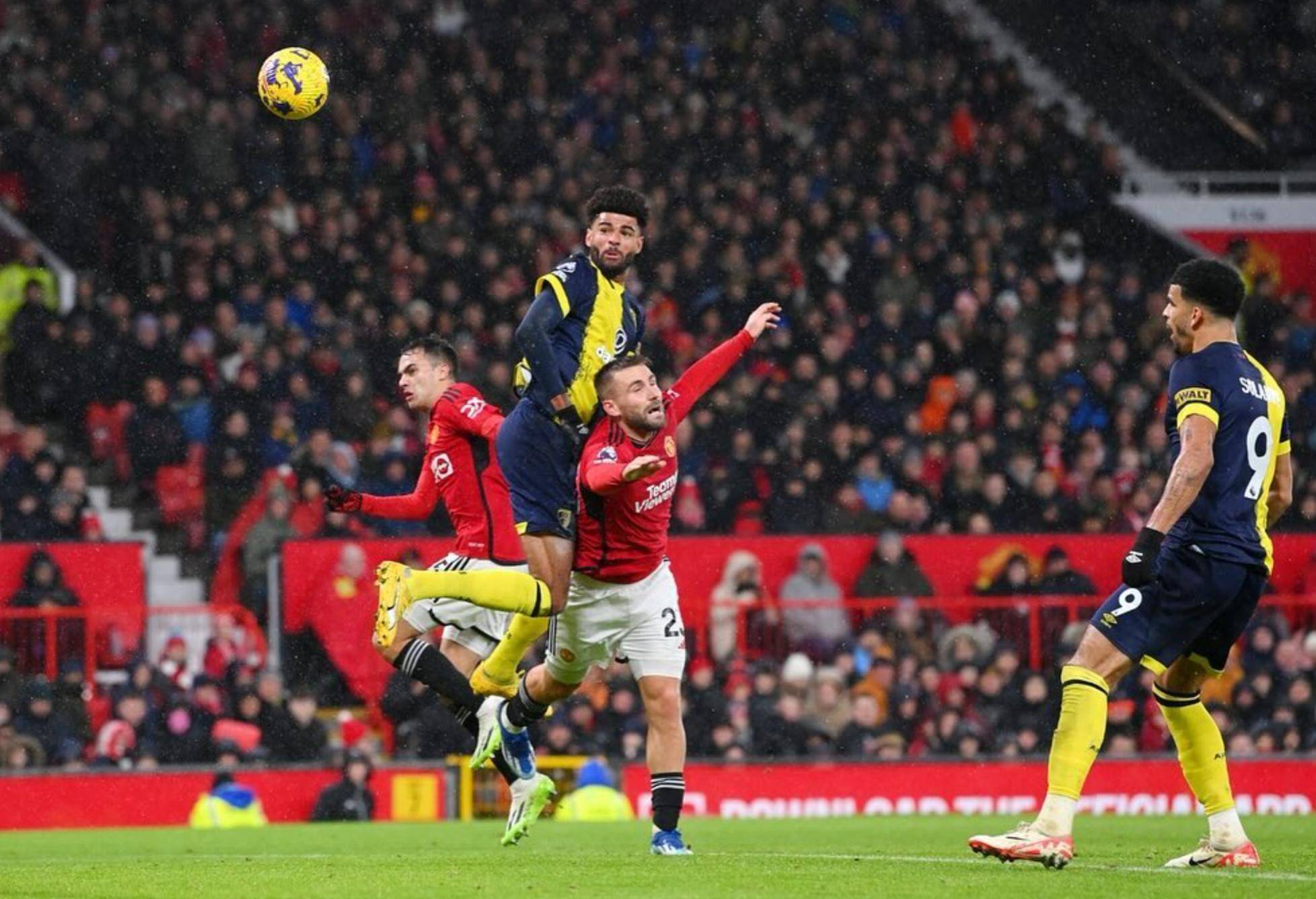 包含那不勒斯外借球员表现抢眼，归队或迎好消息的词条