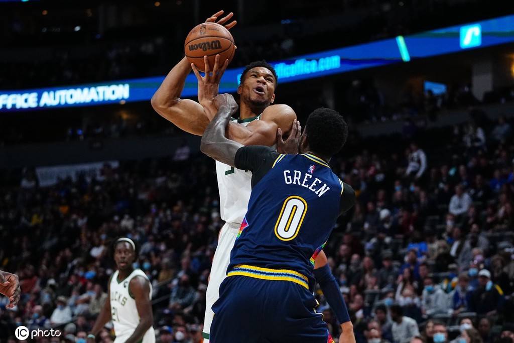 雄鹿轻取老鹰，豪取六连胜