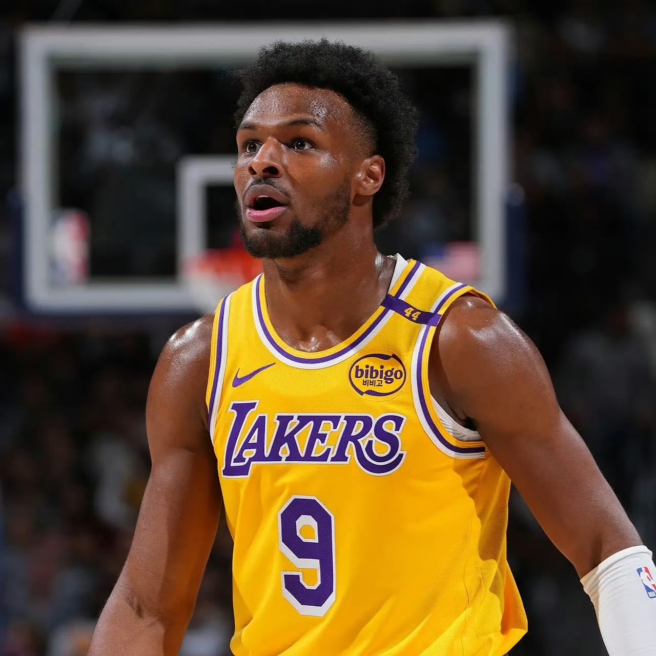 关于雄鹿胜独行侠,詹皇领导湖人逆袭胜开拓者的信息 关于雄鹿胜独行侠,詹皇领导湖人逆袭胜开拓者的信息