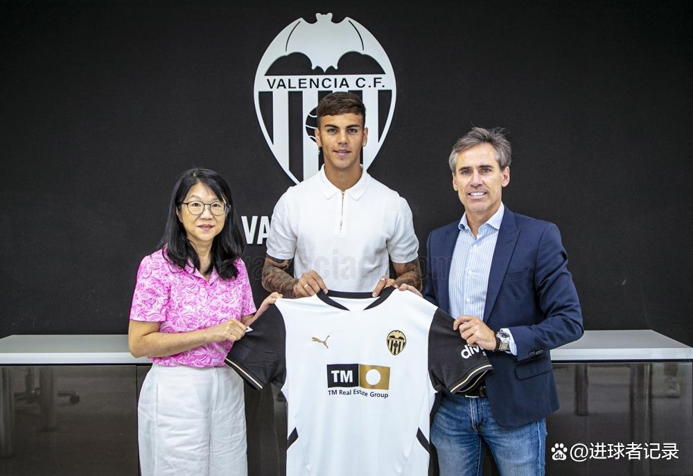 瓦伦西亚主帅调整球队阵容，力争胜利的简单介绍