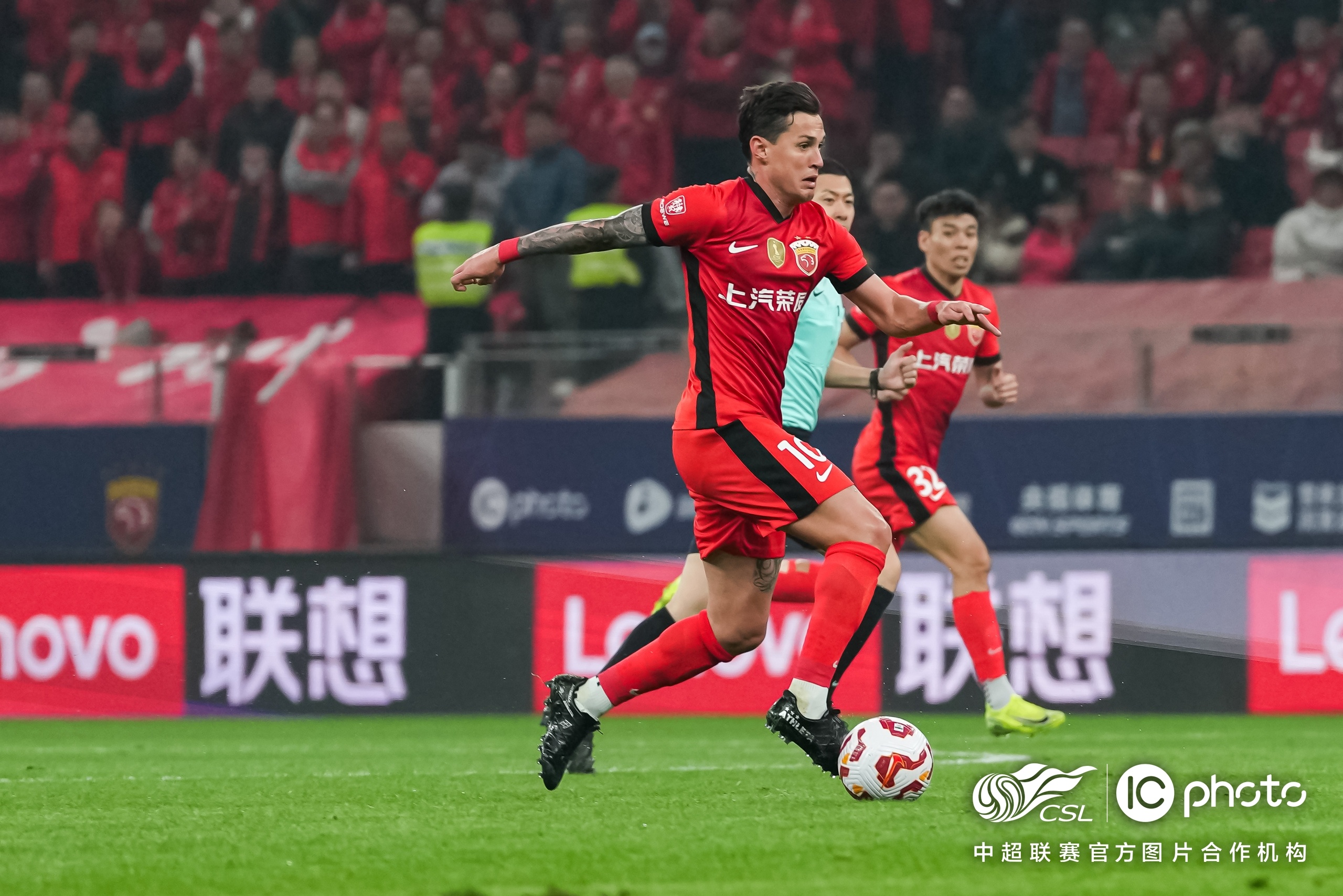 土耳其球队引进新外援，队内竞争激烈