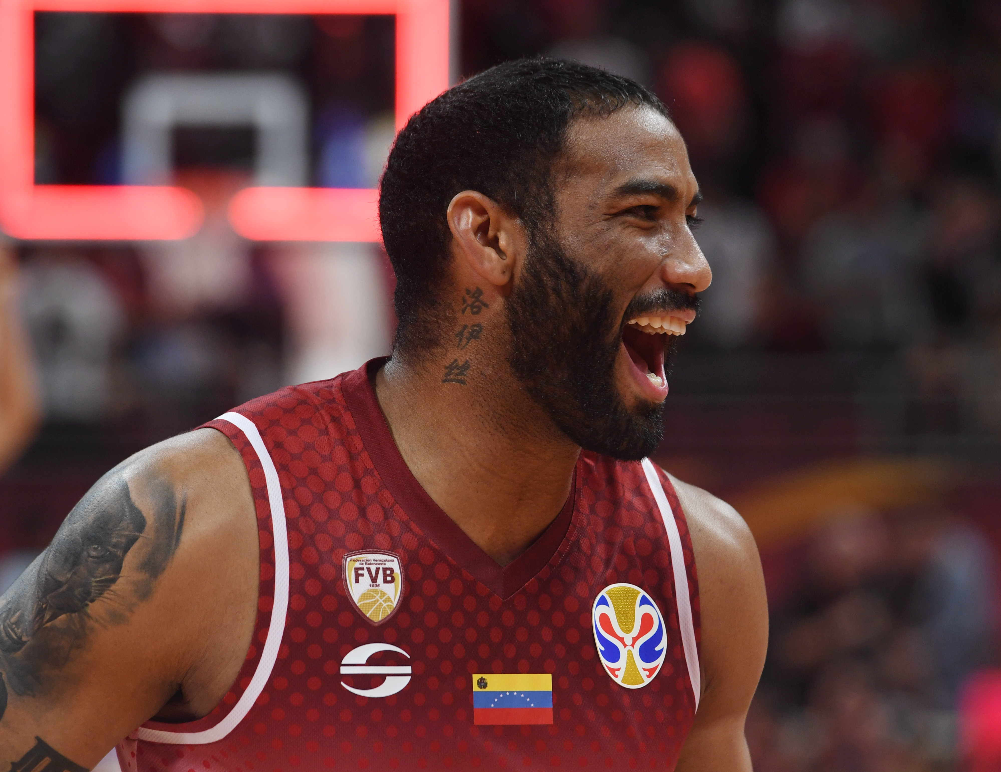 星空体育平台-包含委内瑞拉队团结互助，迈向胜利的词条