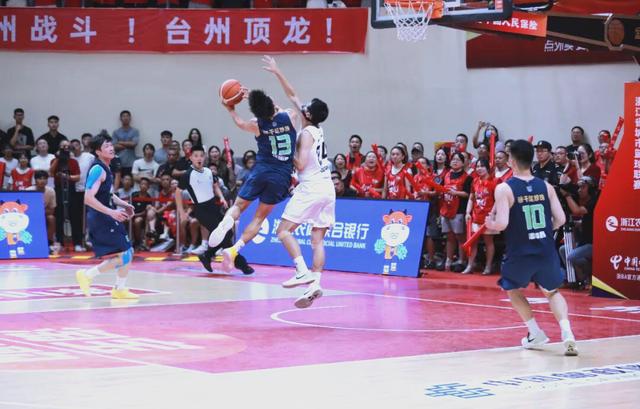 星空体育教练-河北男篮在激烈比拼中获得了胜利，全力以赴的简单介绍