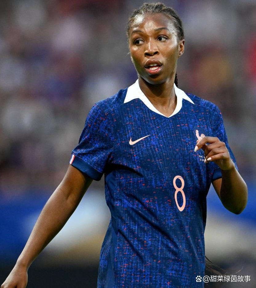 法国女足队夺冠，成为亚洲赛事焦点